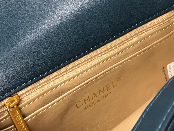 シャネルバッグ角部分ディテール